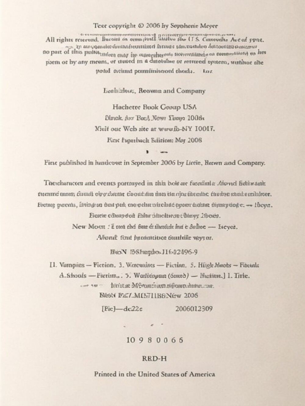 𝐒𝐭𝐞𝐩𝐡𝐚𝐧𝐢𝐞𝐌𝐞𝐲𝐞𝐫 "𝐍𝐞𝐰 𝐌𝐨𝐨𝐧" 𝐁𝐨𝐨𝐤 𝟐 𝐨𝐟 𝟓🟡 - Picture 5 of 14